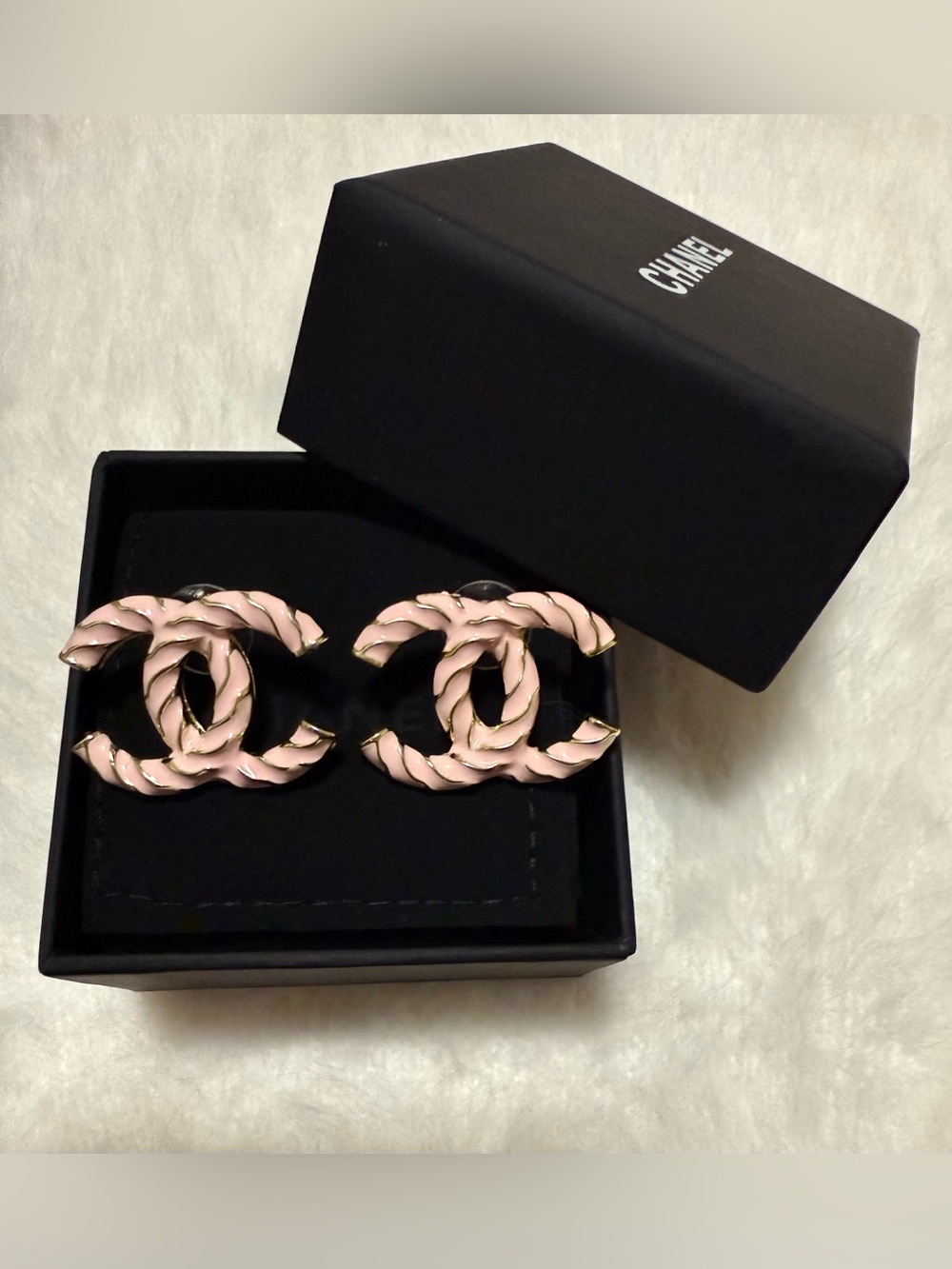 CC TWIST Soft Pink Enamel and Gold Braided Monogram Earrings
